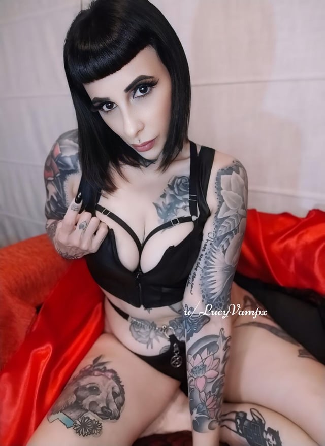 Lucy...call me mommy 🖤 (@vamplady666) [onlyfans]